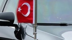 Makedonya'da Türk bayrağına saldırı girişimi
