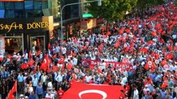 Adapazarı'nda 10 bin kişi yürüdü