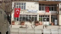Şemdinli Belediyesine zincir vuruldu