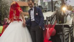 Balıkesir'de damat gelin almaya kepçeyle gitti