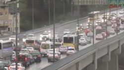 İstanbul'da sağanak yağış başladı
