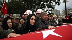 Fırat Kalkanı şehidine veda