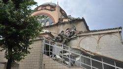 İstanbul'da caminin minaresi yıkıldı