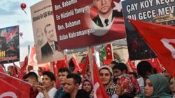 Konyalılar Mevlana Meydanı'nda buluştu