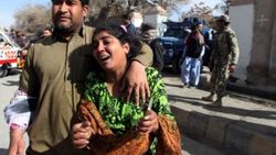 Pakistan'da kiliseye intihar saldırısı