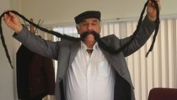 'Pala' Necati 46 yıldır bıyıklarını kesmiyor