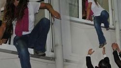 Asena kulis camından kaçtı