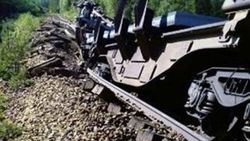 İsveç'te asit taşıyan tren raydan çıktı