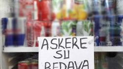 Esnaftan teröre tepki için askere su bedava