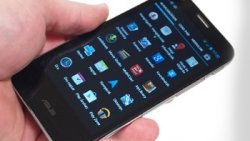 iPhone ve Galaxy'e dev rakip ASUS