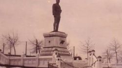 Türkiye'de yapılan ilk Atatürk heykeli