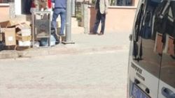 ATM'ye para yükleyen görevliyi soydular
