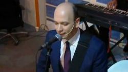 ATV'nin anchorman'inden başarılı sahne performansı