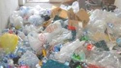 Aydın'da bir evden 4 kamyon çöp çıktı