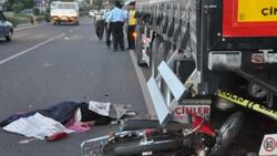Aydın'da motosiklet TIR'a çarptı: 1 ölü 1 yaralı