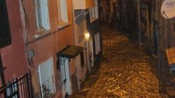 Ayvalık'ta sağanak yağış etkili oldu