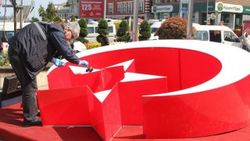 Giresun'da Ayyıldız Büstünü kırdılar