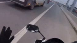 TEM'de servis şoföründen motosikletliye dayak