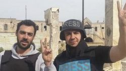 AFP'nin Afrin muhabirinin rejim askerleriyle zafer pozu