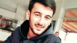 Para yüzünden babasını öldürdü