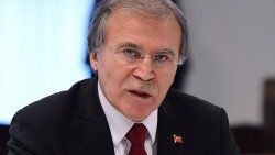 Mehmet Ali Şahin: Dershaneler kapanmayacak