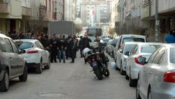 Bahçelievler'de polis memuru silahla yaralandı