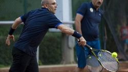 Bakan Şimşek tenis turnuvasında yarı finalde