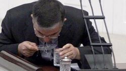 Ramazan'ın unutulmazları: Bakan Yılmaz'ın oruç kazası