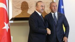 Bakan Çavuşoğlu Kosova'da