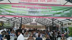 Diyarbakır'daki iftar çadırında anlamlı pankart