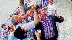 Balkondan düşen 2 yaşındaki çocuk havada yakalandı
