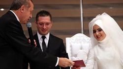 Başbakan Erdoğan nikah şahidi oldu