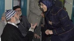 Başörtülü belediye başkanı olduğuna inanamadılar