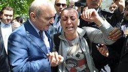 Bakan Bayraktar'dan kanser hastası gençle ilgili açıklama