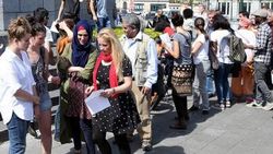 Belçikalı Bakan şikayet edildi