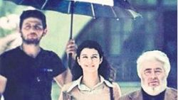 Beren Saat'e prenses muamelesi