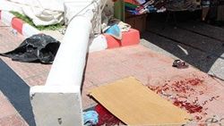 İzmir'de talihsiz kadının üzerine beton sütun devrildi