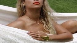 Beyonce'den hamak pozu