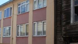 Üsküdar'da çatlaklar oluşan bina boşaltıldı