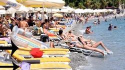 Bodrum'da halk plajlarında şezlonglara para isteniyor