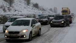 Bolu Dağı'nda ulaşıma kar engeli