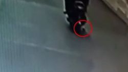 Motosikletliden düşen el bombası kamerada