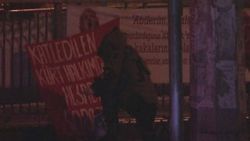 Okmeydanı'nda bomba süsü verilen tüp patlatıldı