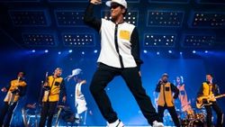Albüm lansman konserlerinde lider Bruno Mars