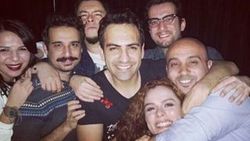 Buğra Gülsoy'a doğum günü hediyesi çeyrek altın taktılar