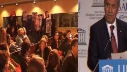 Bülent Arınç'a Paris'te protesto