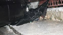 Karda kayan otomobil yayayı ezdi