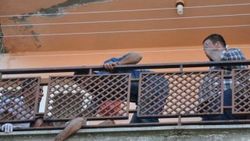 Bursa'da alkollü bir kişi 6.kattan aşağıya düştü