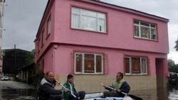 Bursa'da mahalleyi su bastı