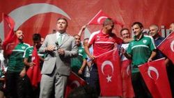 Bursasporlu futbolcular demokrasi nöbetinde